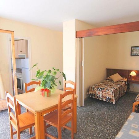 Aries Basic Apartment ซาลอว์ ภายนอก รูปภาพ