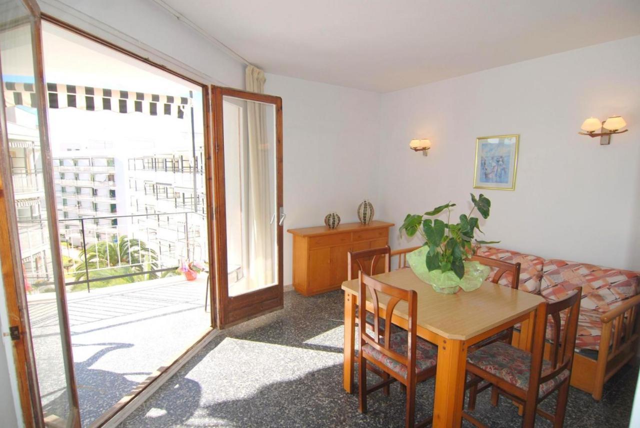 Aries Basic Apartment ซาลอว์ ภายนอก รูปภาพ