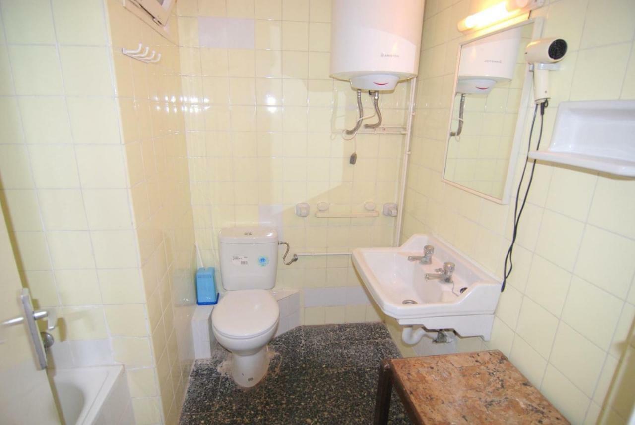 Aries Basic Apartment ซาลอว์ ภายนอก รูปภาพ