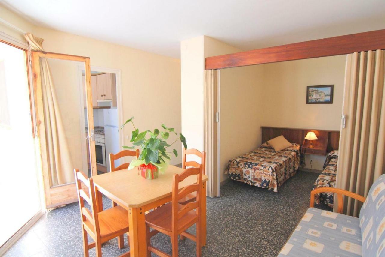 Aries Basic Apartment ซาลอว์ ภายนอก รูปภาพ