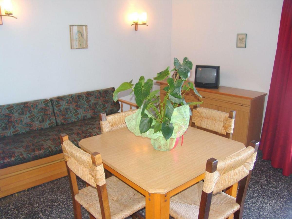 Aries Basic Apartment ซาลอว์ ภายนอก รูปภาพ