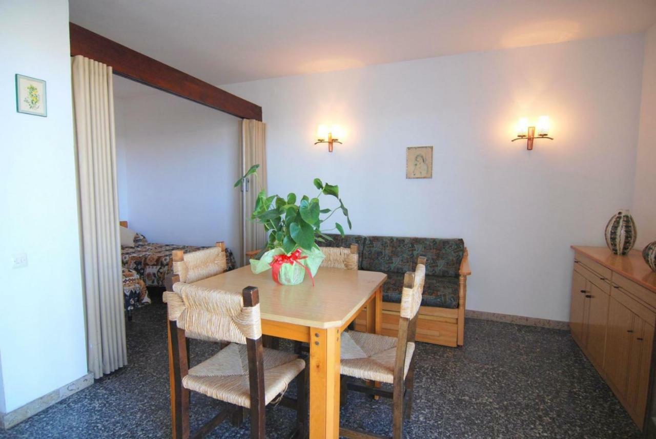 Aries Basic Apartment ซาลอว์ ภายนอก รูปภาพ