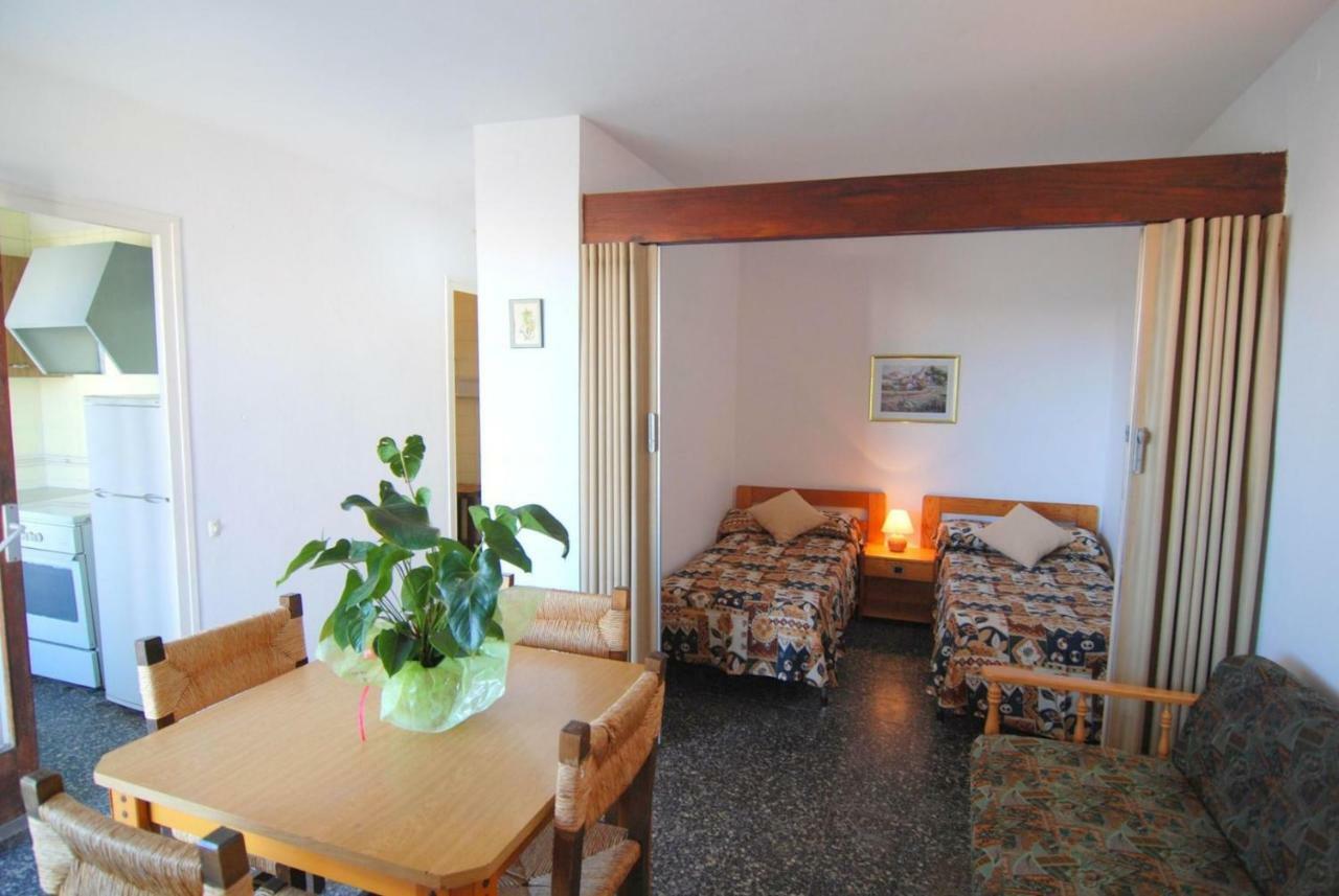 Aries Basic Apartment ซาลอว์ ภายนอก รูปภาพ
