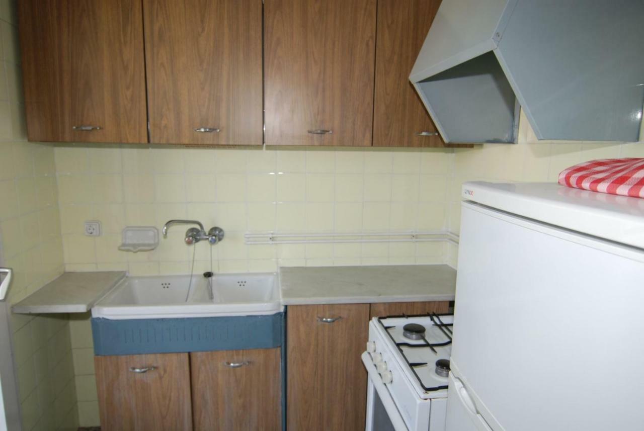 Aries Basic Apartment ซาลอว์ ภายนอก รูปภาพ