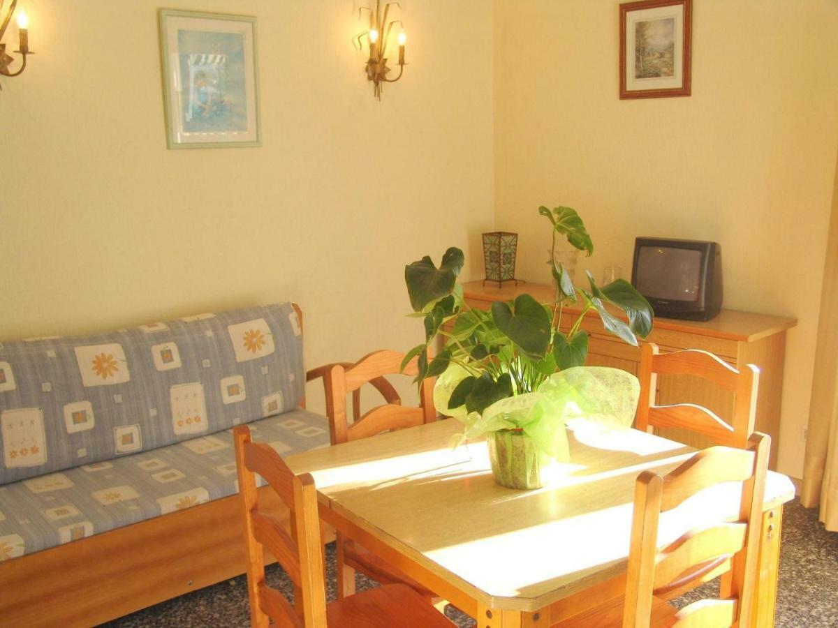 Aries Basic Apartment ซาลอว์ ภายนอก รูปภาพ