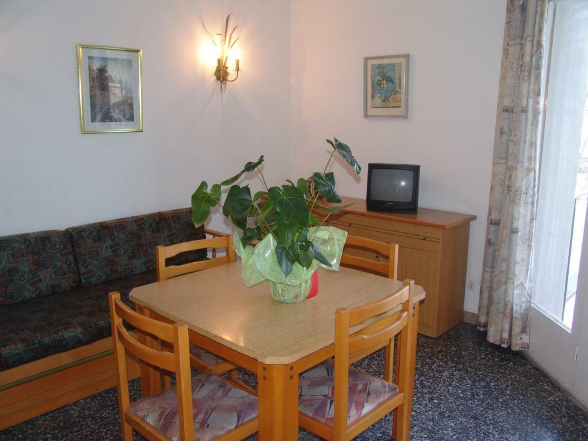 Aries Basic Apartment ซาลอว์ ภายนอก รูปภาพ