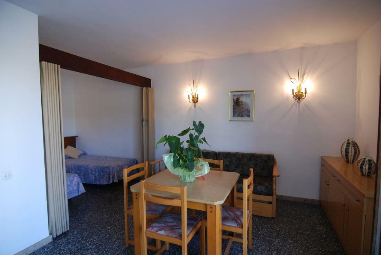 Aries Basic Apartment ซาลอว์ ภายนอก รูปภาพ